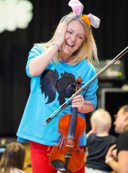 MALUCHY W KRAINIE DŹWIĘKU. ZŁOTA RYBKA